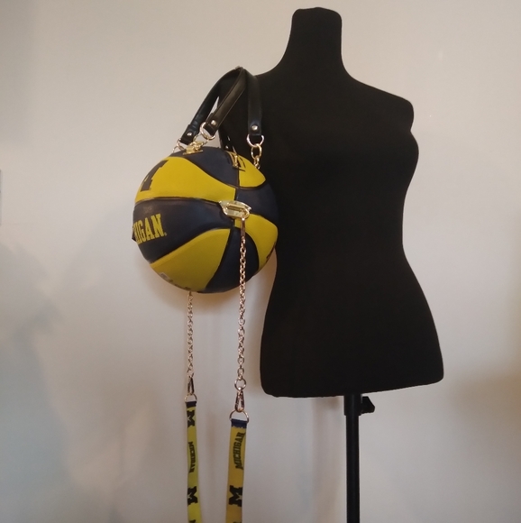 LIMITED EDITION HANDMADE "MICHIGAN" Basketball Purse - Picture 10 of 16